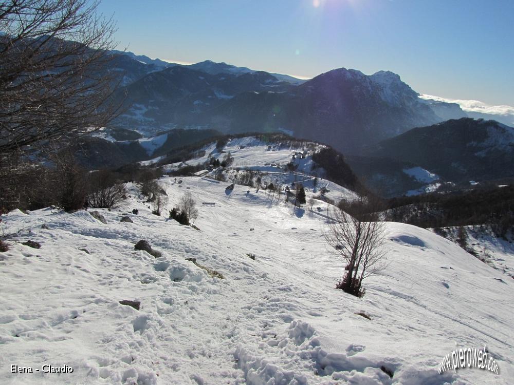 14 Il rifugio è ormai lontano.JPG